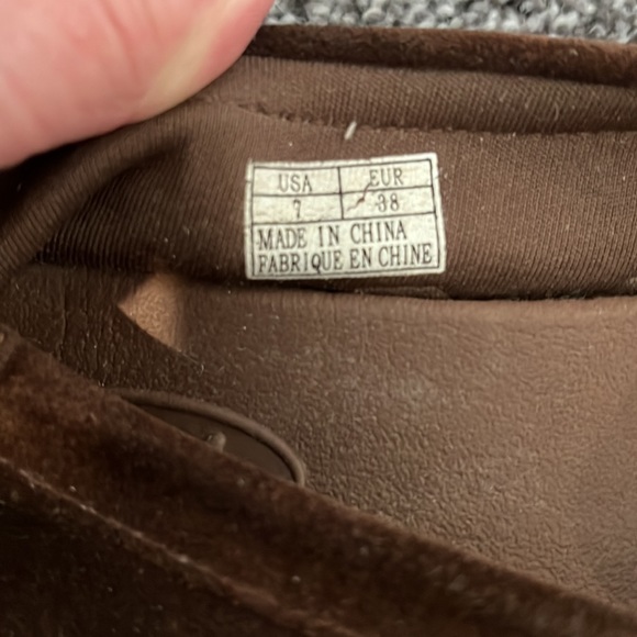 Womens Sanuk brand slip ons size 7 brown suede - Picture 10 of 11